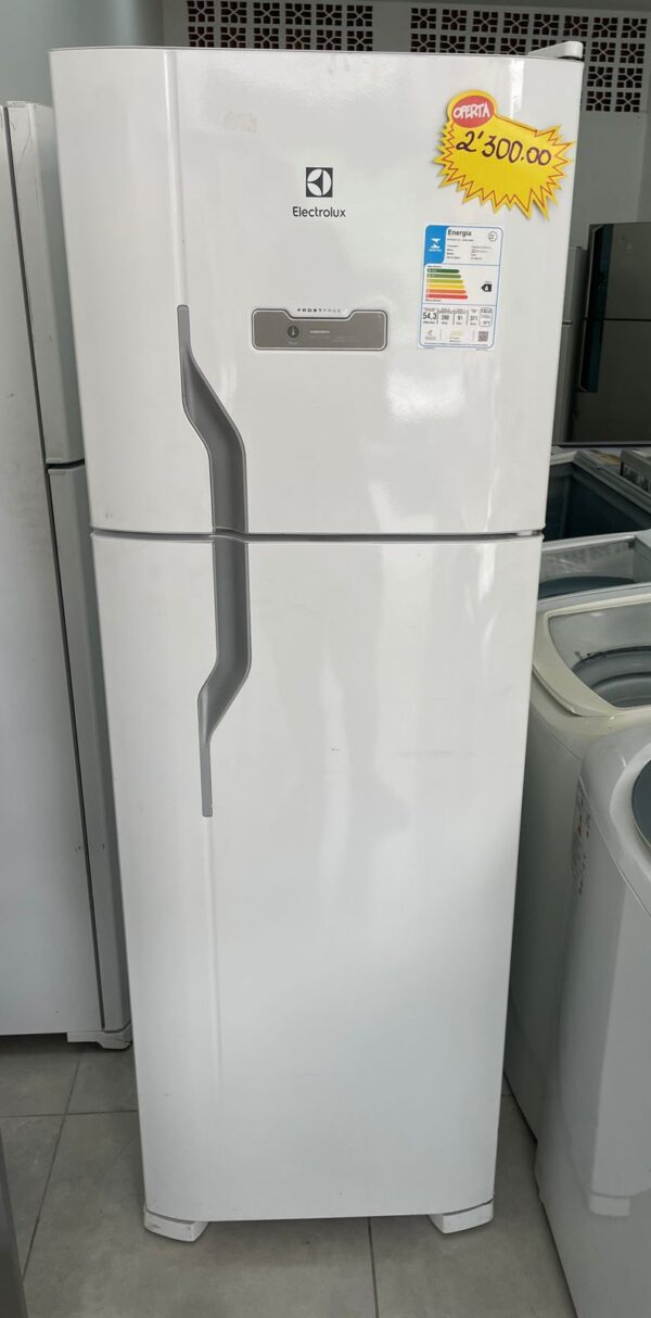 Geladeira Electrolux - 220v - Semi Nova