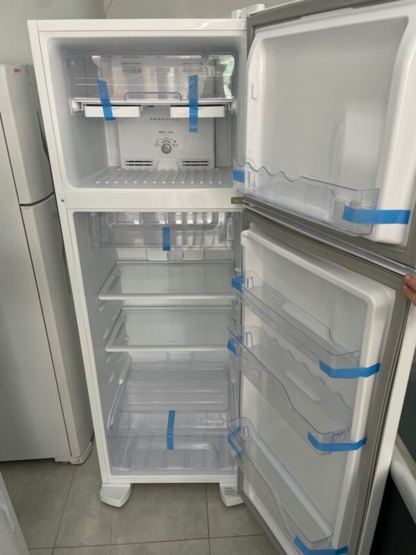 Geladeira Electrolux - 220v - Semi Nova - Imagem 2