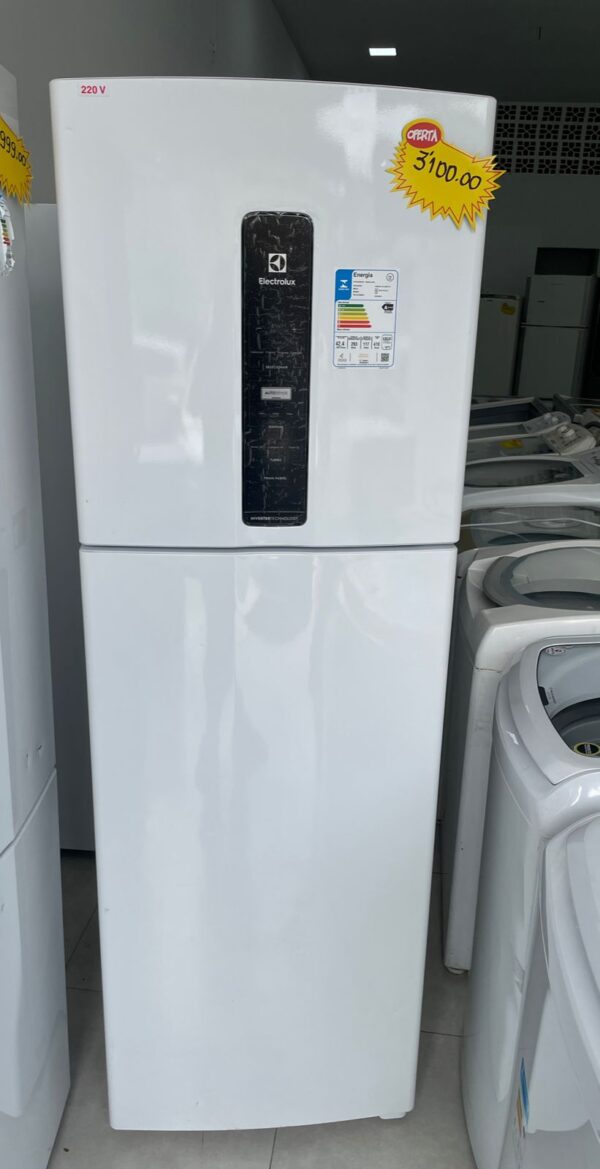 Geladeira Electrolux - 220v - Semi Nova