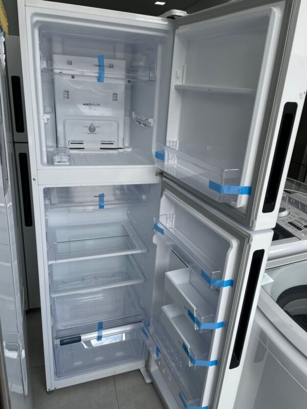 Geladeira Electrolux - 220v - Semi Nova - Imagem 2